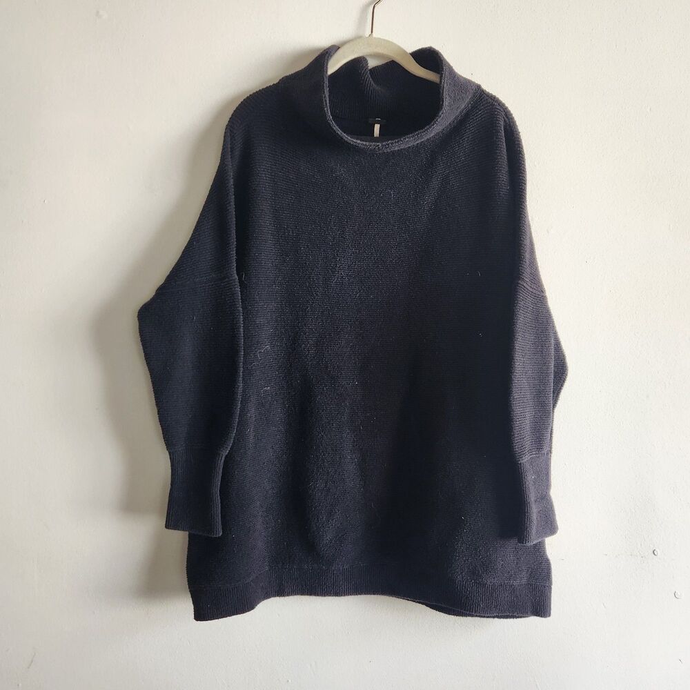 Free People Ottoman Slouchy Black Turtleneck Sweater Size M chunky oversized